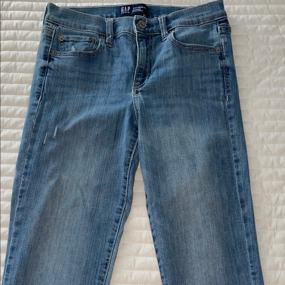 GAP Women's Light Blue Classic Straight Jeans